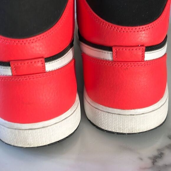 Nike Air Jordan 1 Retro Mid 'Infrared 23' Mens Sneakers Size 12 (Authentic) - Picture 8 of 13